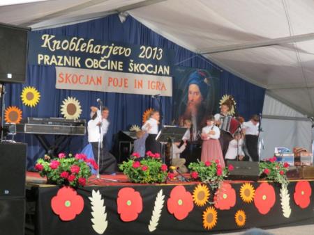 KNOBLEHARJEVO 2013 - ŠKOCJAN POJE IN IGRA 211